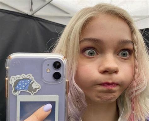 emma myers feet|Emma Myers Bio, Wiki, Age, Height, Family, Boyfriend, Net Worth